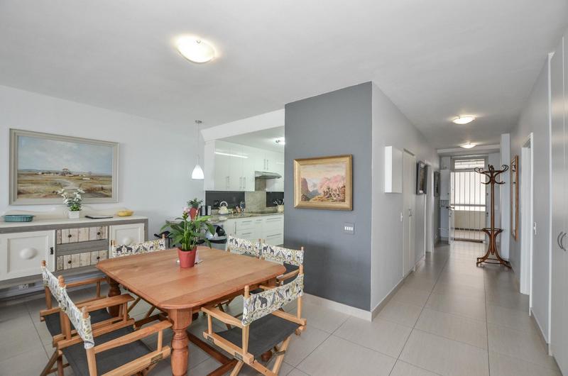 To Let 2 Bedroom Property for Rent in Dolphin Beach Western Cape